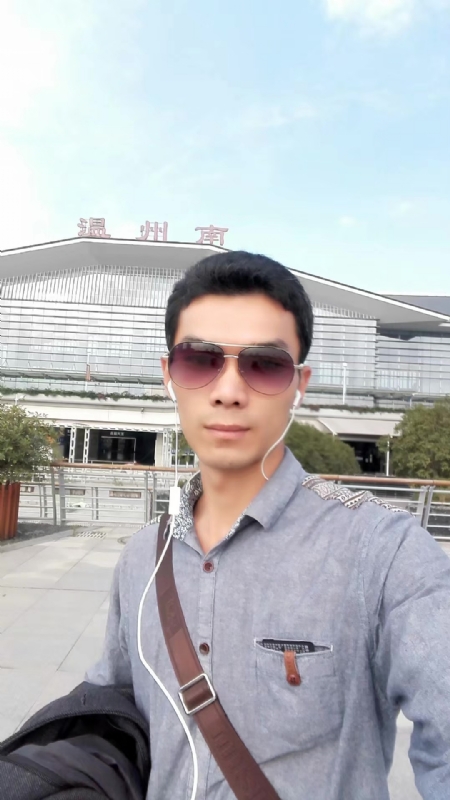 错把真心喂了狗的第三张照片--福清相亲网